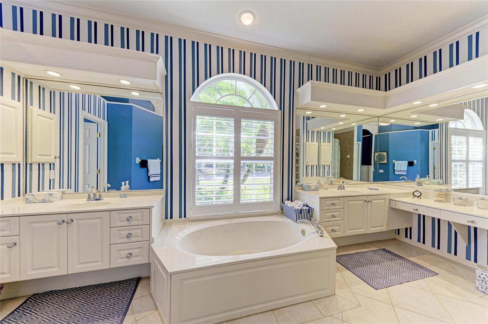 8118 WATERVIEW BLVD, LAKEWOOD RANCH, FL, 34202