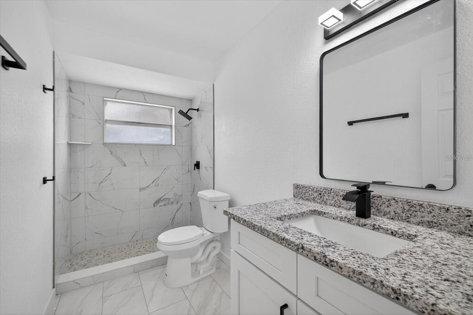 8609 FISH LAKE RD, TAMPA, FL, 33619