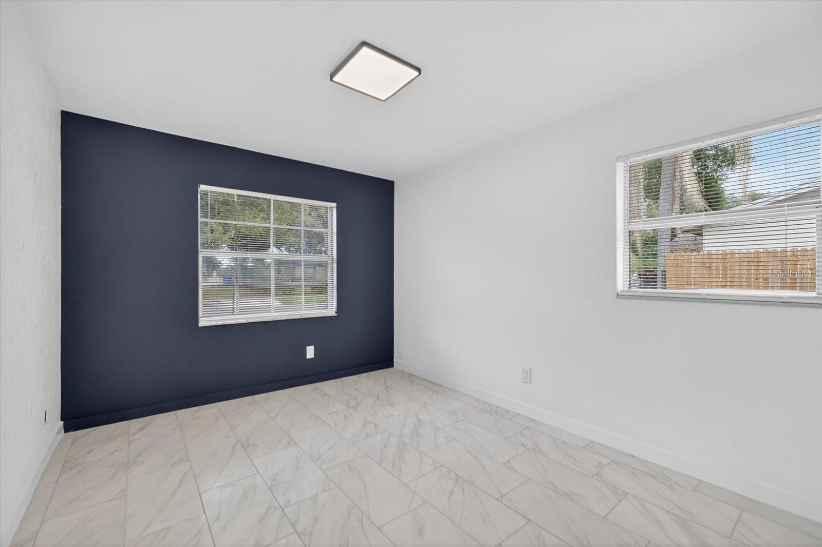 8609 FISH LAKE RD, TAMPA, FL, 33619