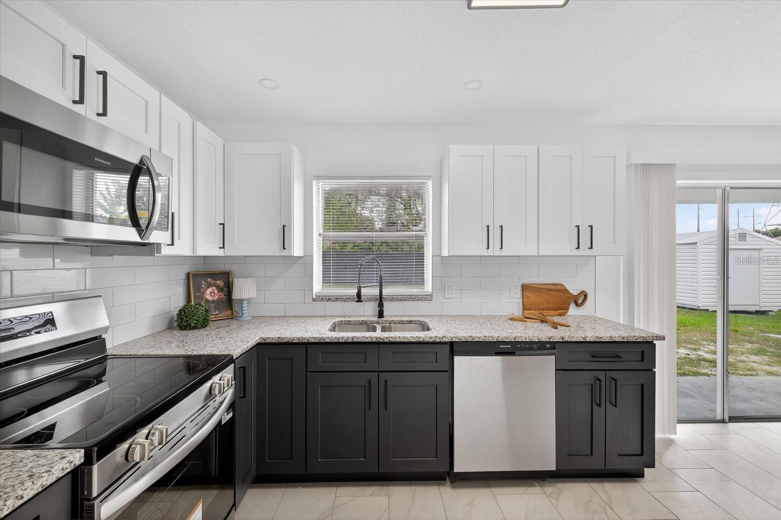 8609 FISH LAKE RD, TAMPA, FL, 33619