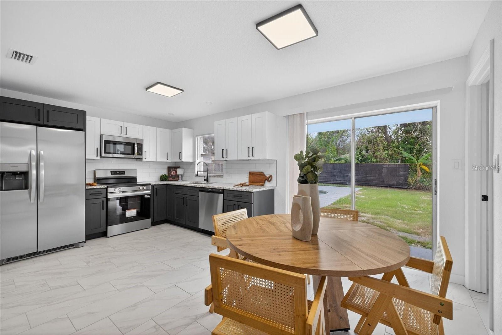 8609 FISH LAKE RD, TAMPA, FL, 33619