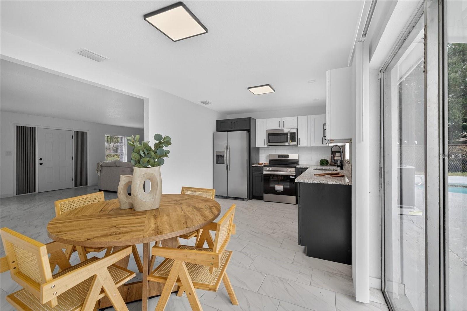 8609 FISH LAKE RD, TAMPA, FL, 33619