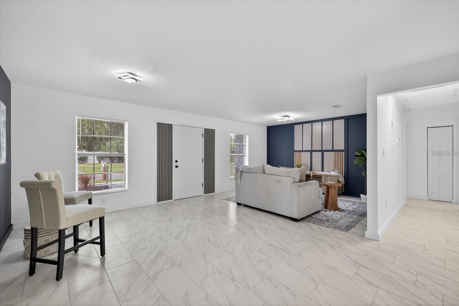 8609 FISH LAKE RD, TAMPA, FL, 33619