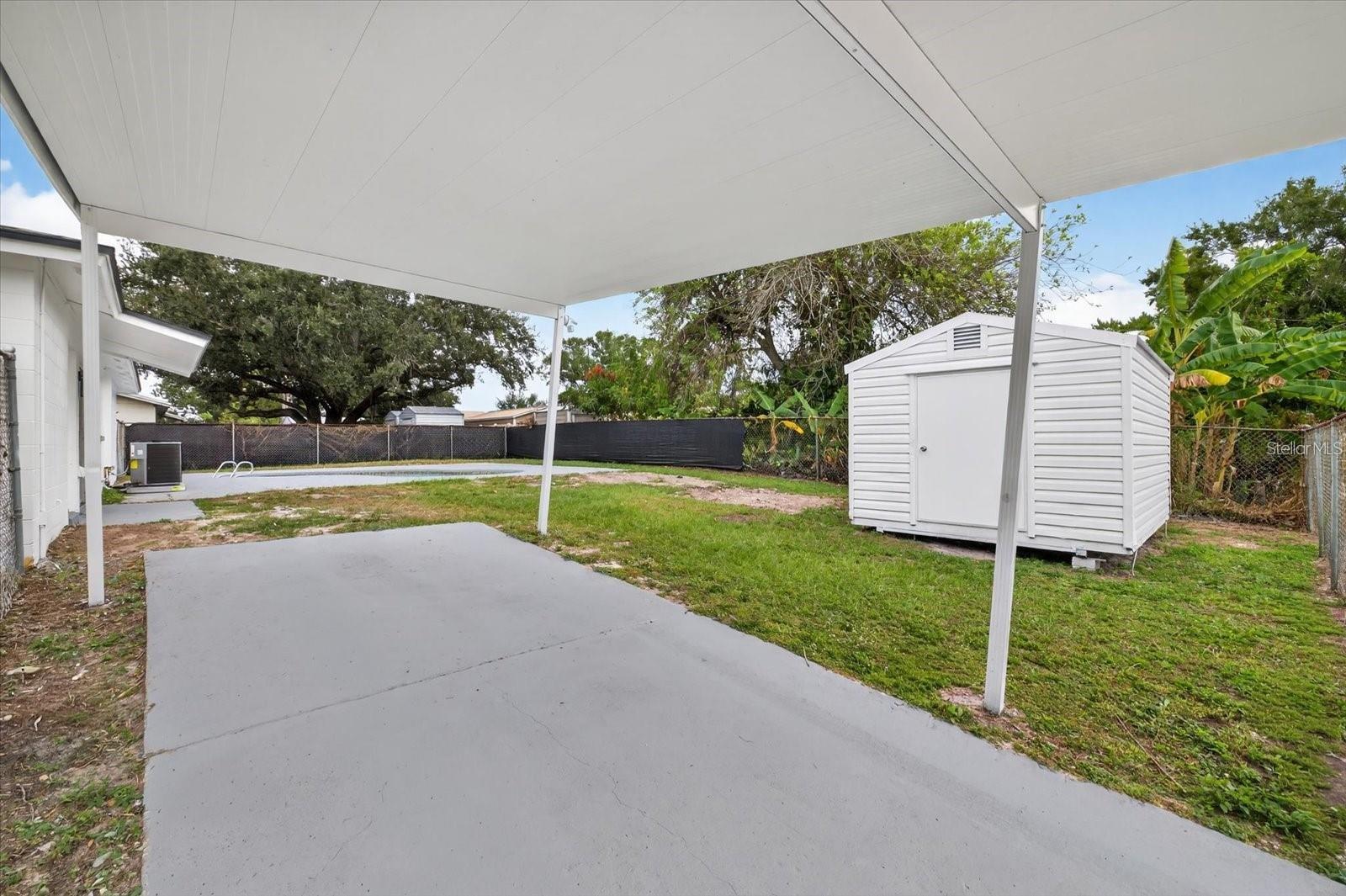 8609 FISH LAKE RD, TAMPA, FL, 33619