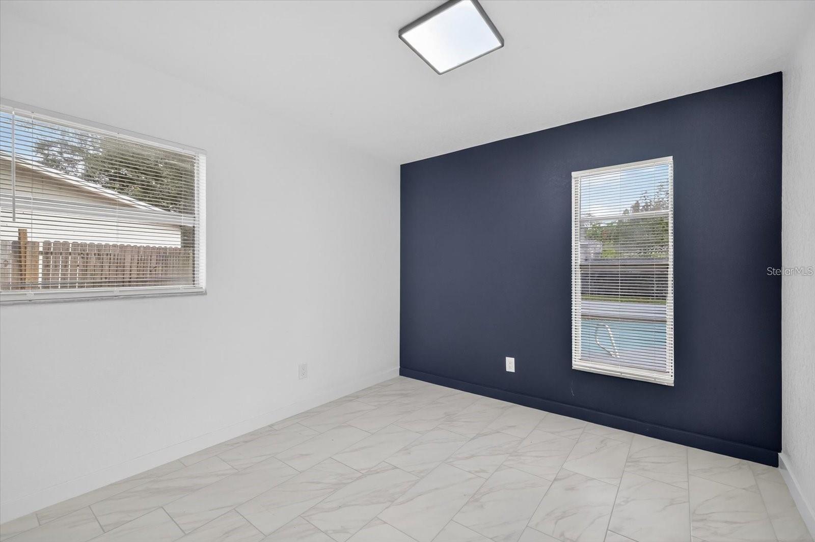 8609 FISH LAKE RD, TAMPA, FL, 33619