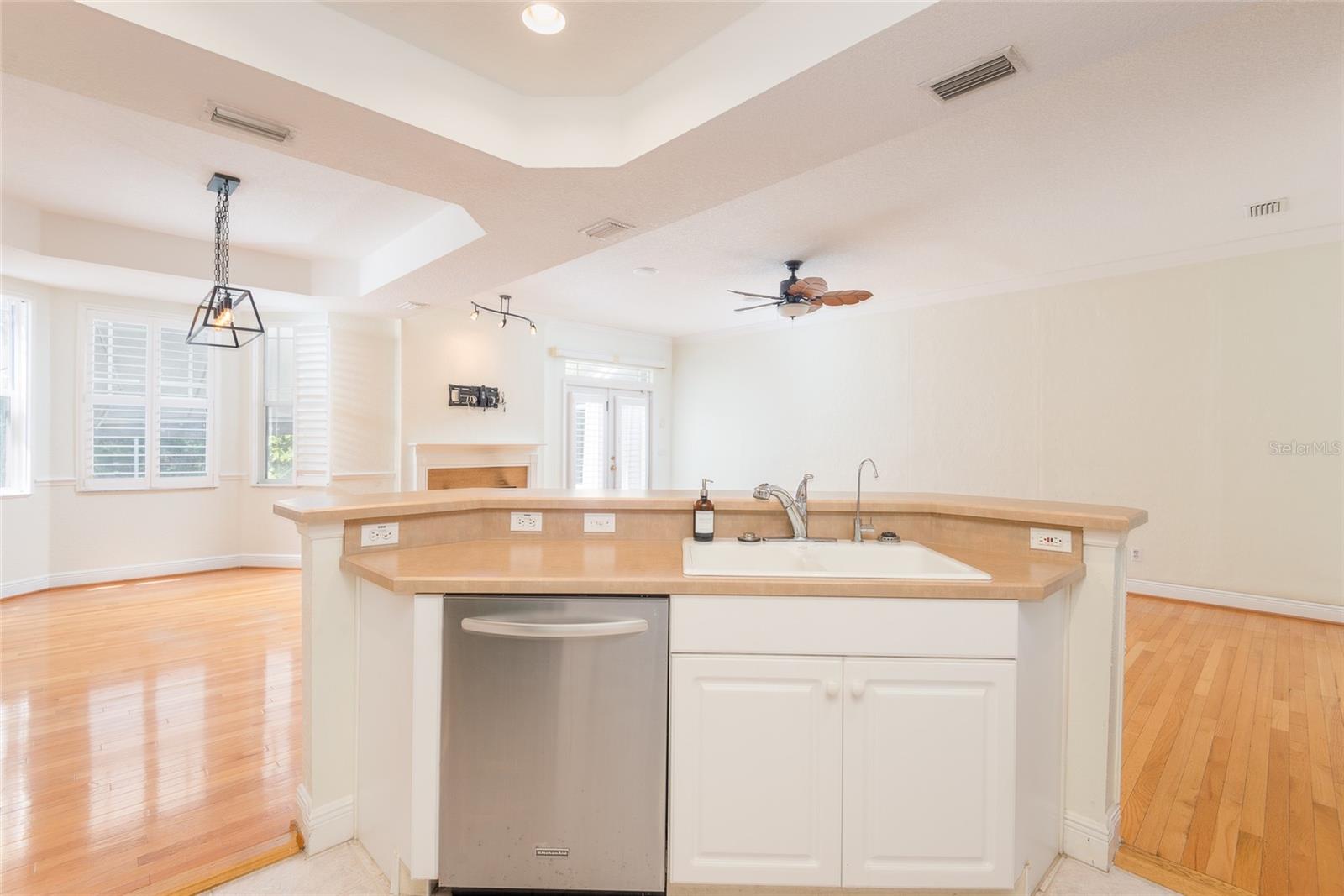 2876 BAYSHORE TRAILS DR, TAMPA, FL, 33611