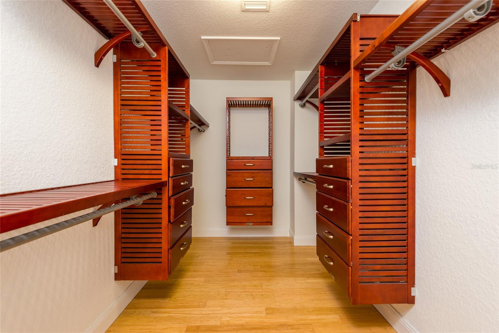 2876 BAYSHORE TRAILS DR, TAMPA, FL, 33611