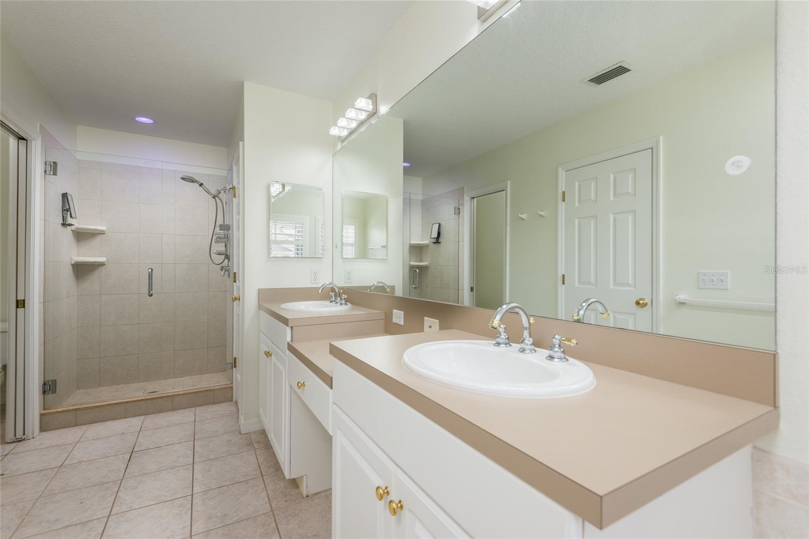 2876 BAYSHORE TRAILS DR, TAMPA, FL, 33611