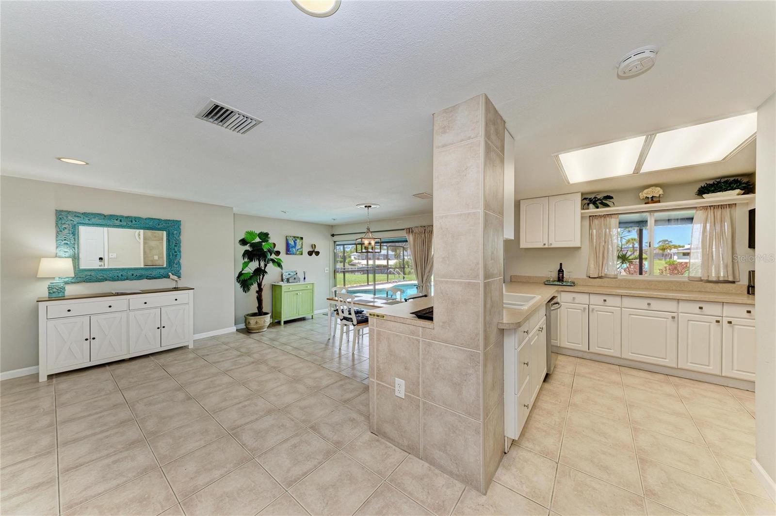 2331 CANNOLOT BLVD, PORT CHARLOTTE, FL, 33948