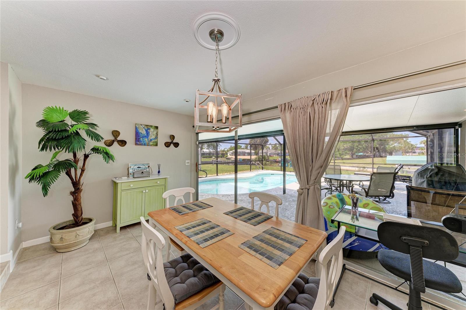 2331 CANNOLOT BLVD, PORT CHARLOTTE, FL, 33948