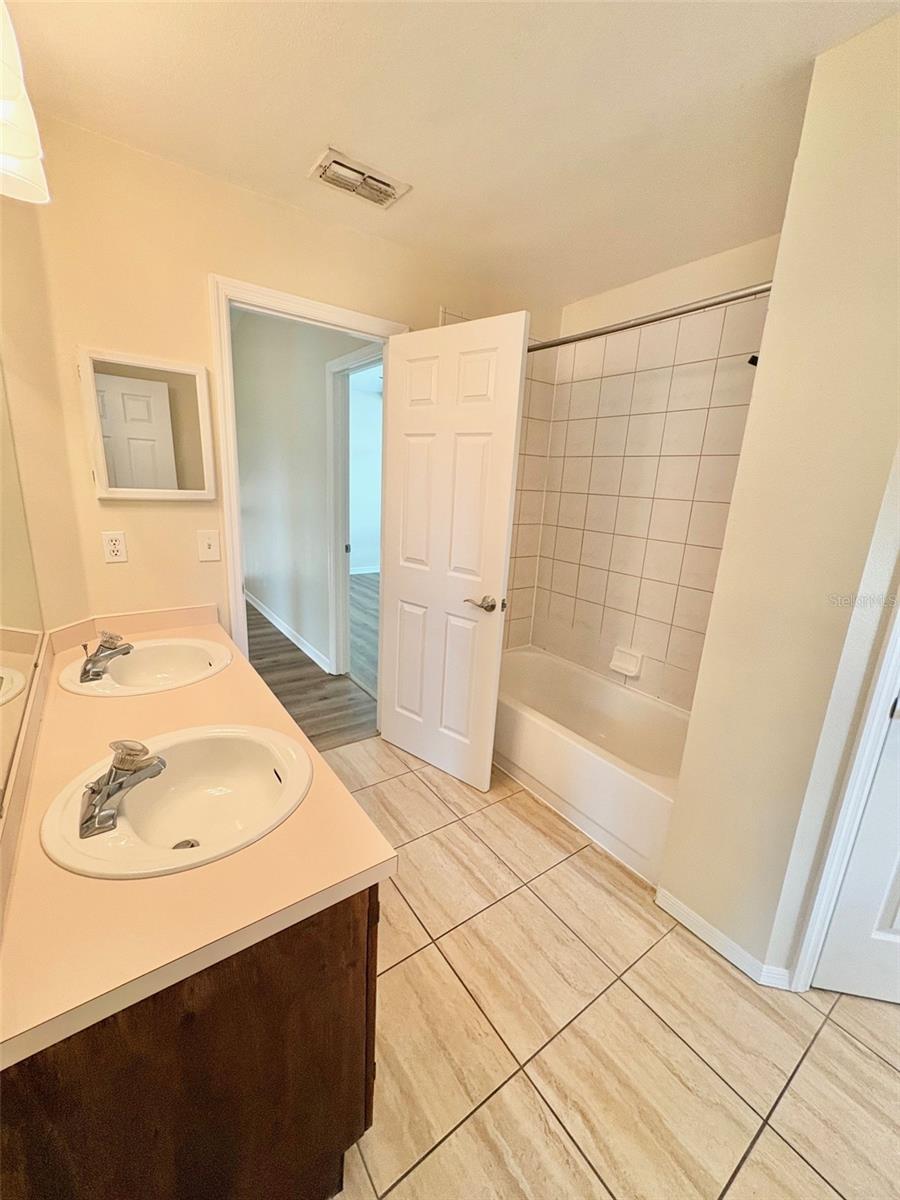 2813 ROLLING BROAK DR, ORLANDO, FL, 32837