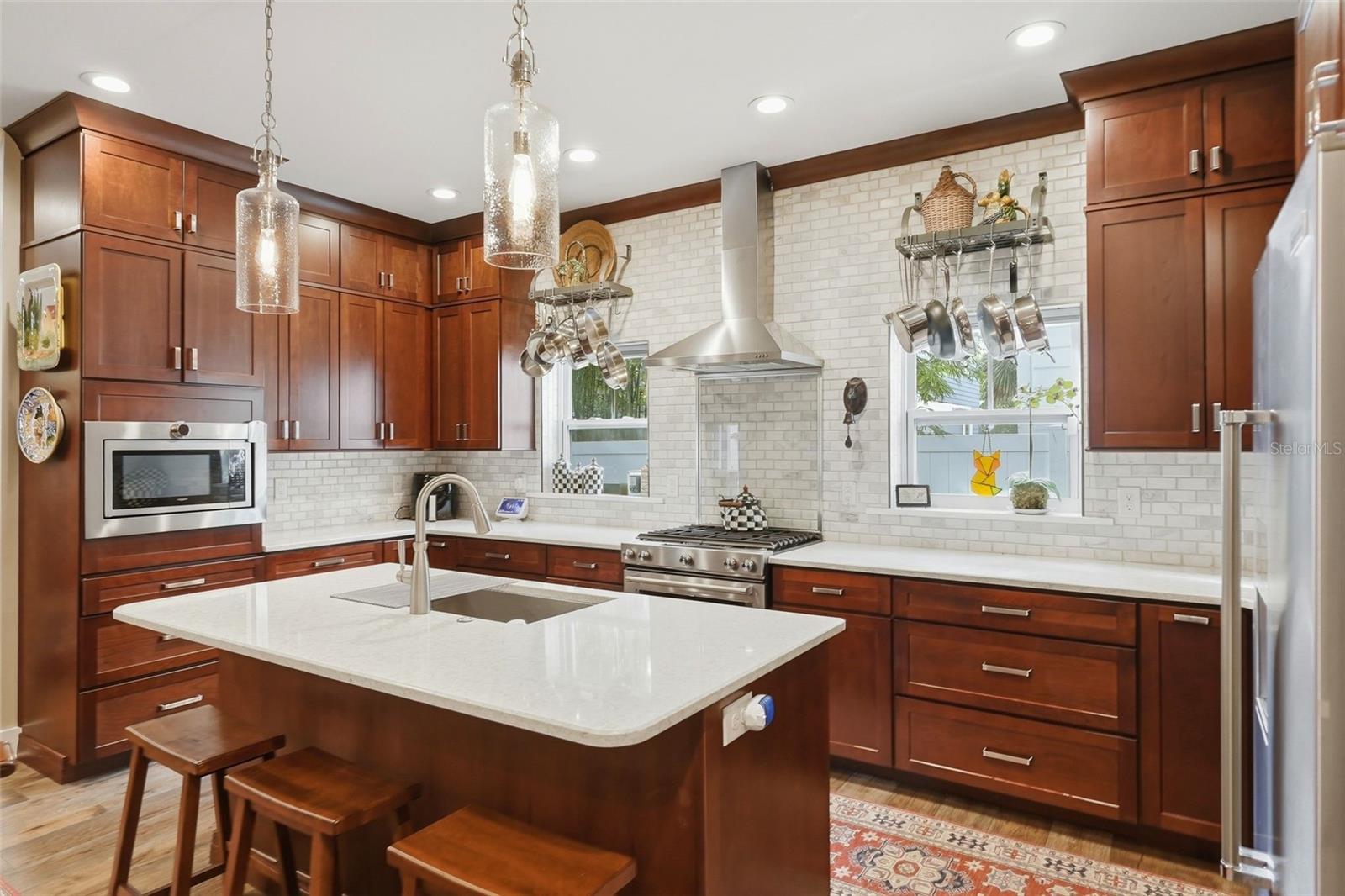 430 11TH AVE NE, ST PETERSBURG, FL, 33701