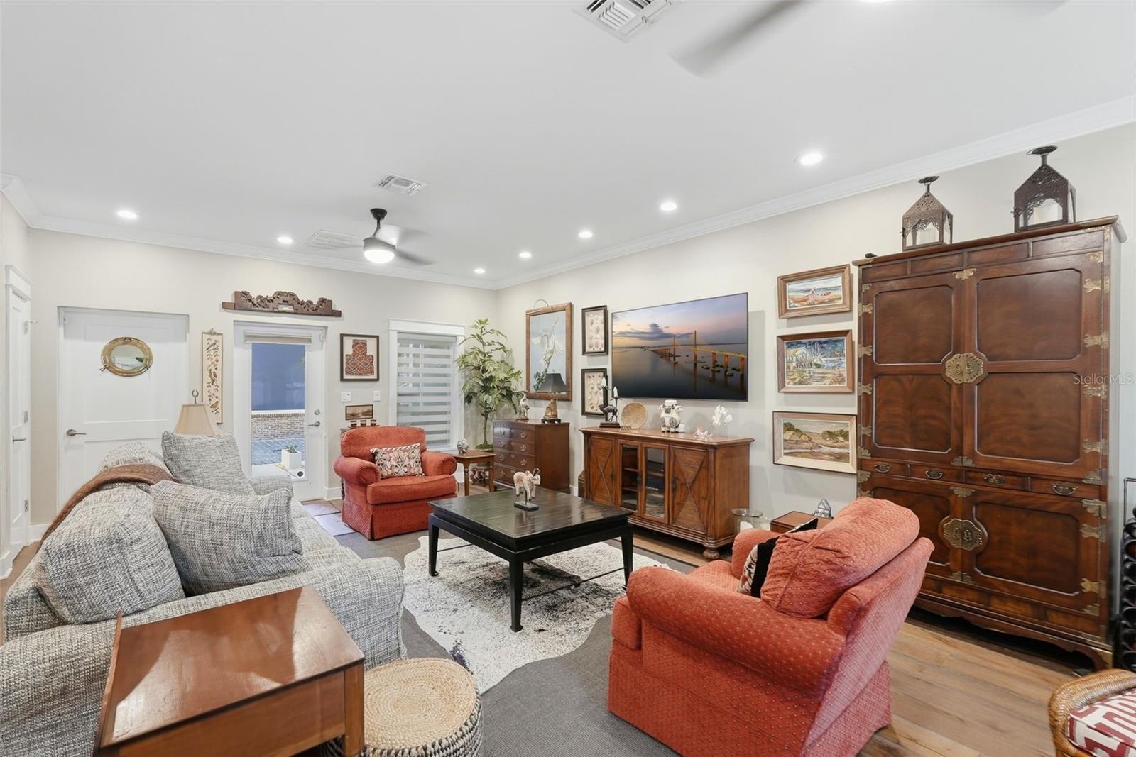 430 11TH AVE NE, ST PETERSBURG, FL, 33701