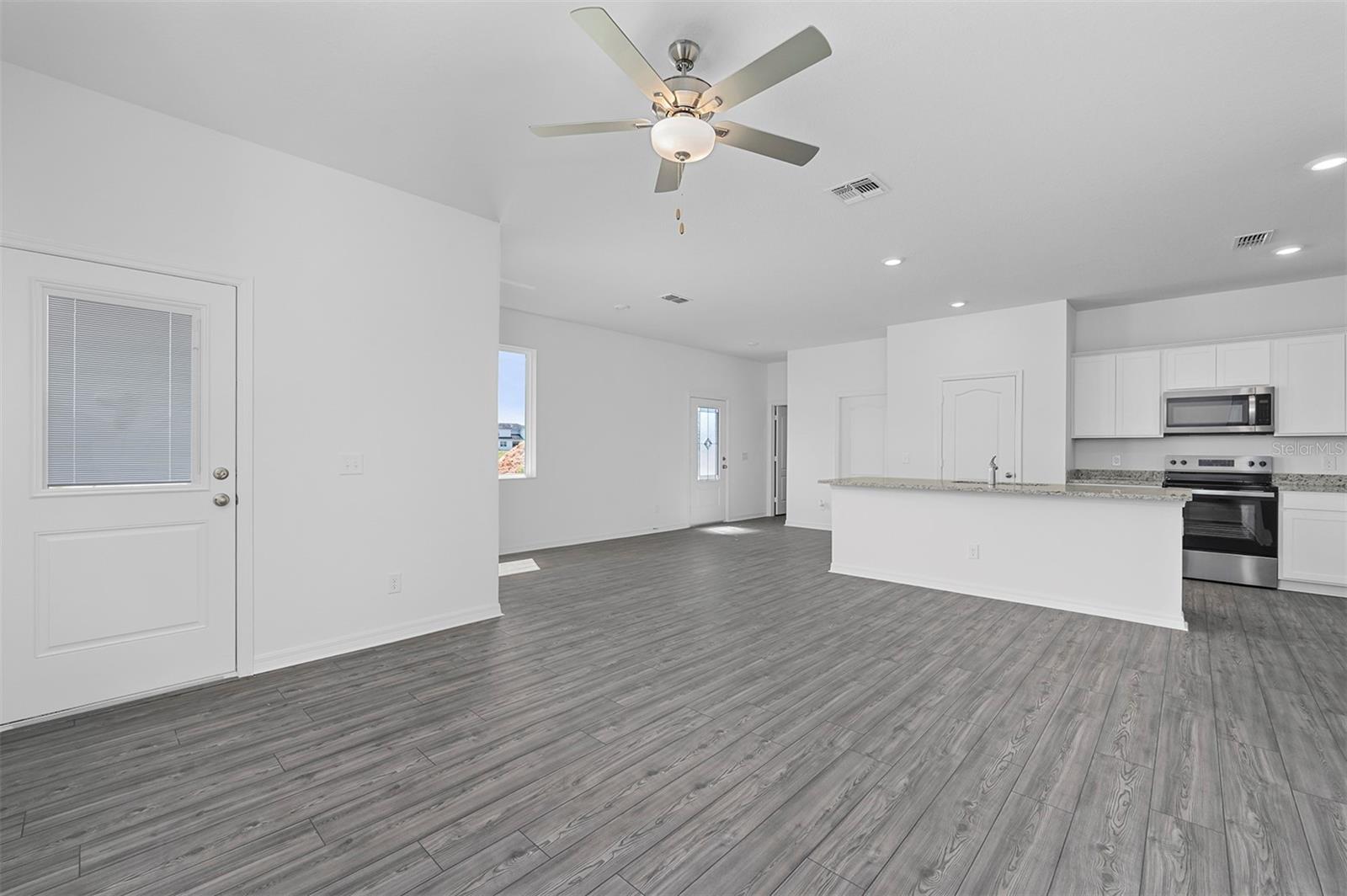 552 BAY LEAF DR, POINCIANA, FL, 34759