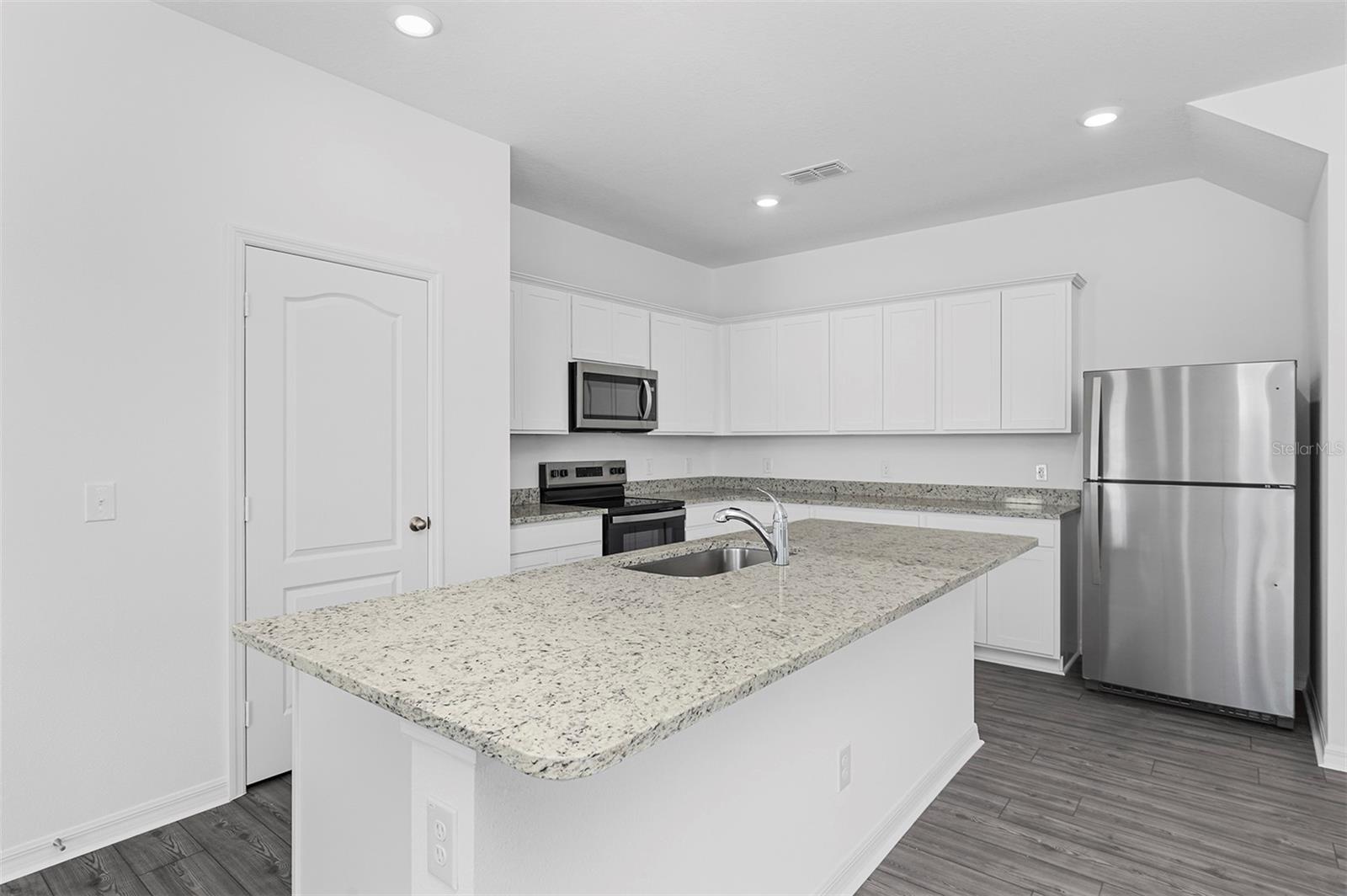 552 BAY LEAF DR, POINCIANA, FL, 34759