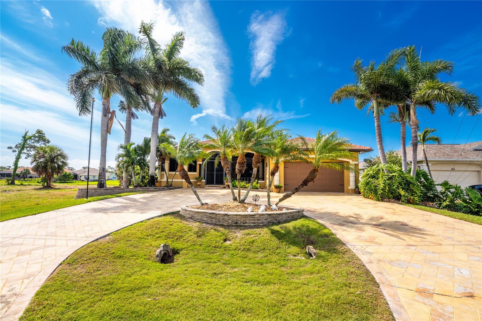 1141 ROTONDA CIR, ROTONDA WEST, FL, 33947