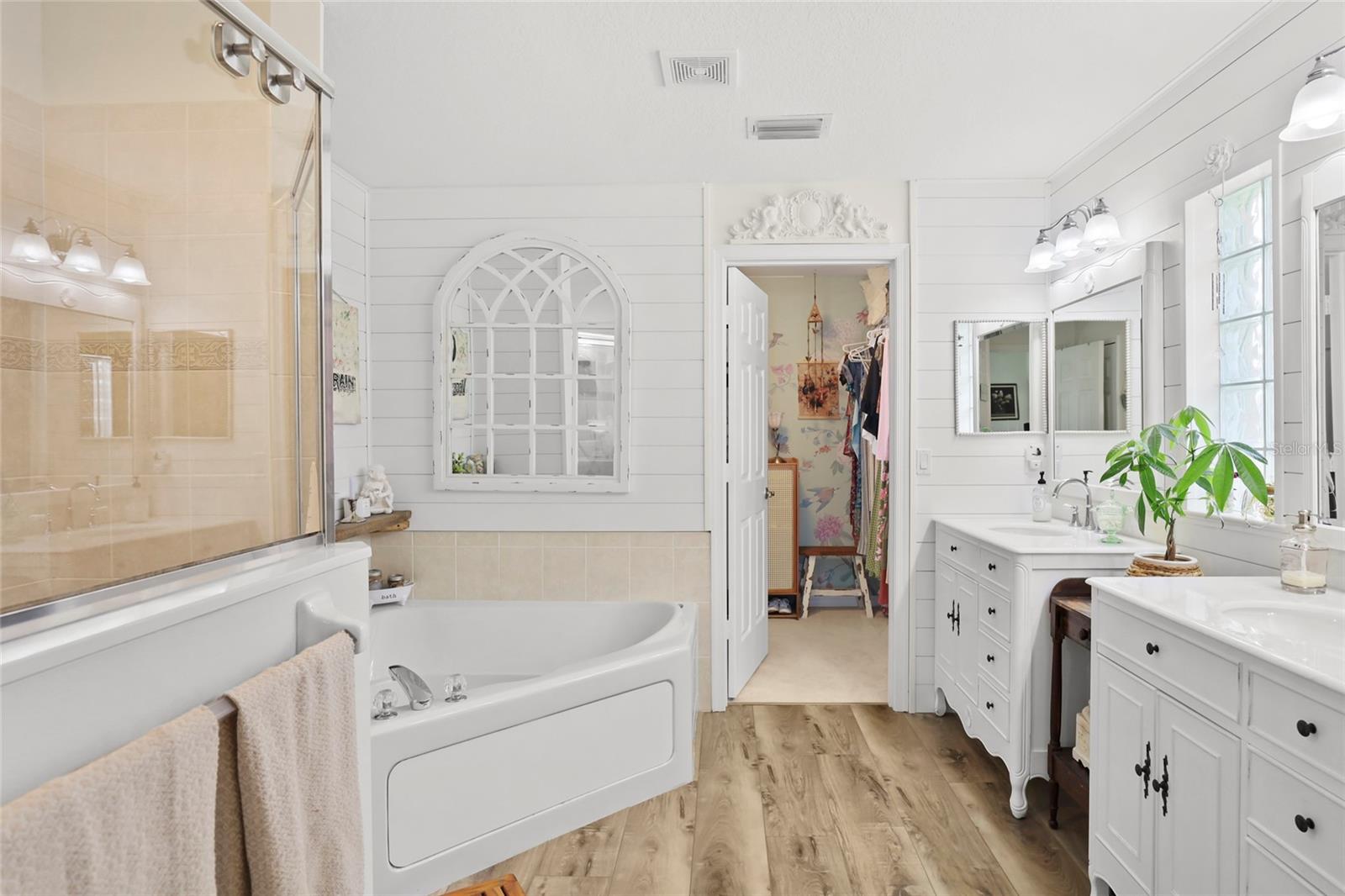 375 E TEMPLE CT SW, VERO BEACH, FL, 32968