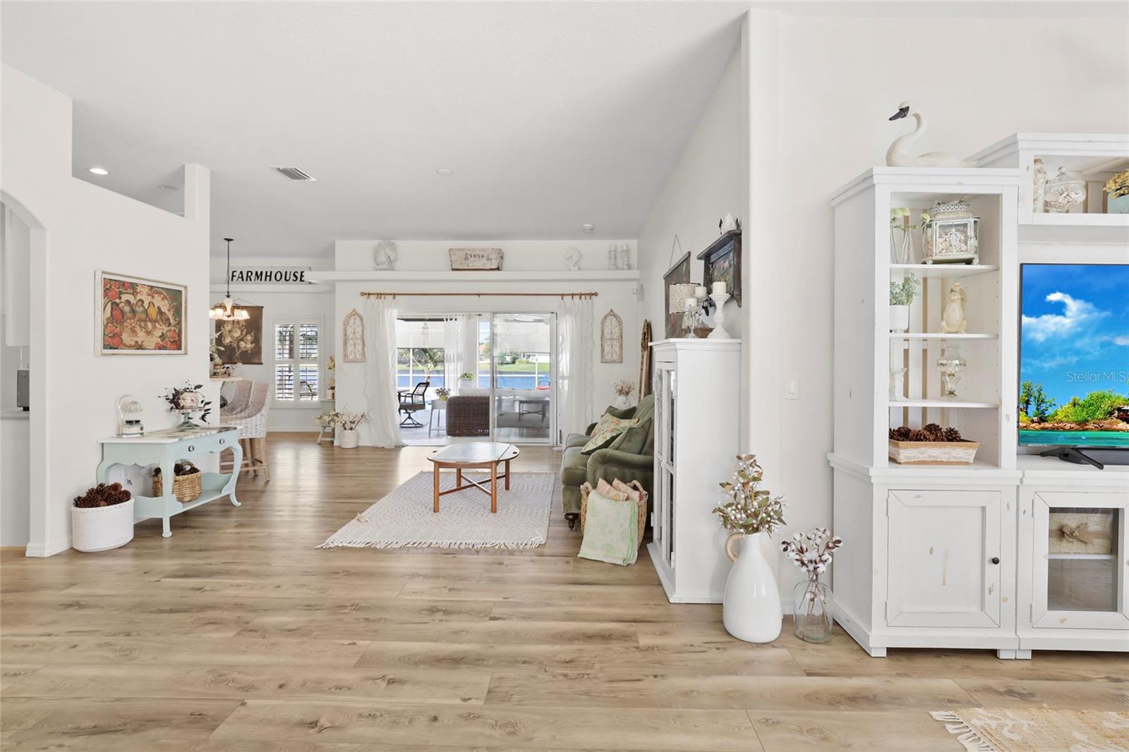 375 E TEMPLE CT SW, VERO BEACH, FL, 32968