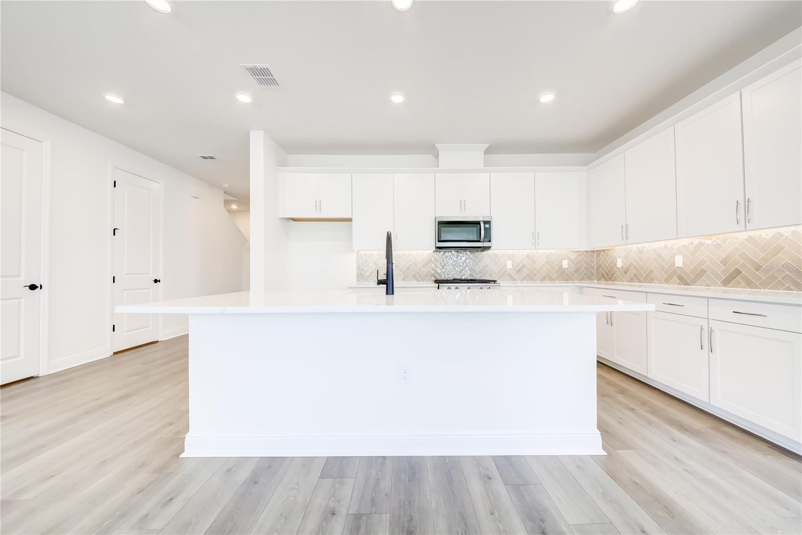 9039 DUANY LN, SARASOTA, FL, 34240