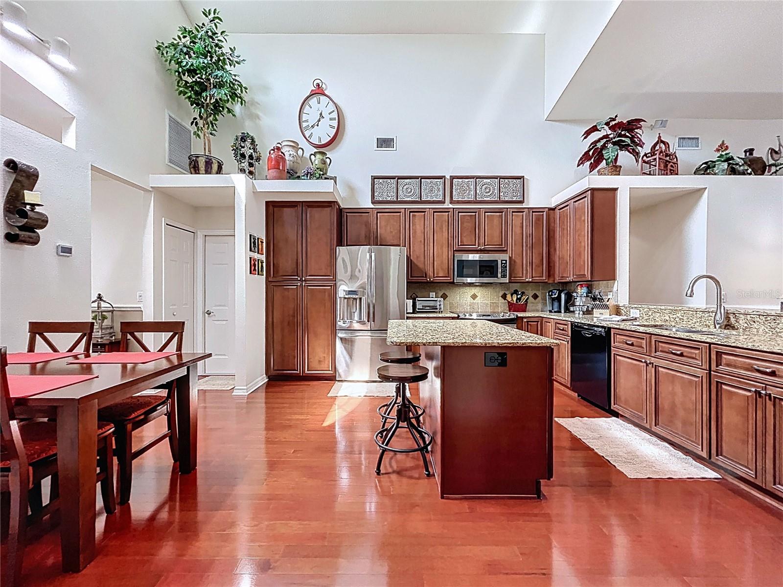 22707 LAURELDALE DR, LUTZ, FL, 33549