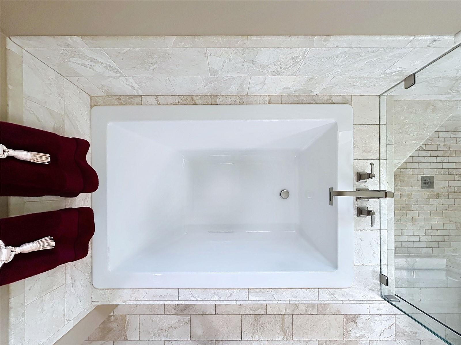 22707 LAURELDALE DR, LUTZ, FL, 33549