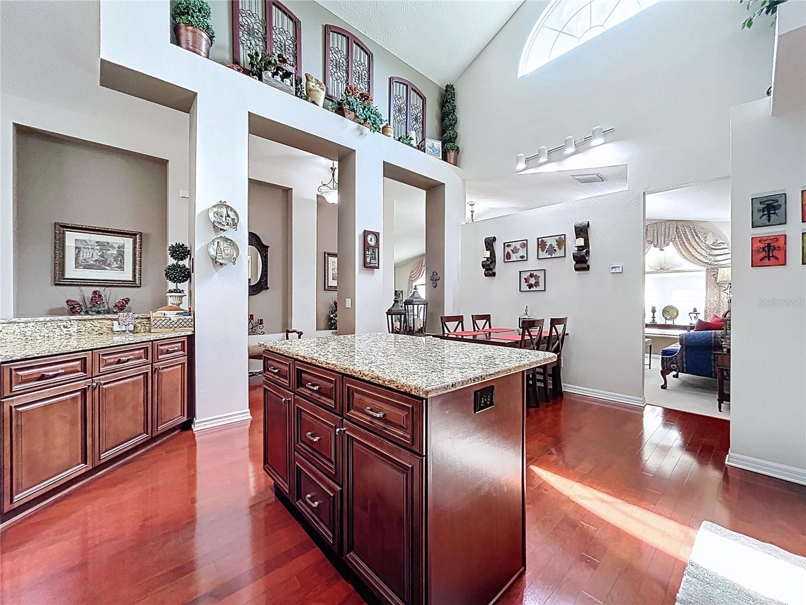 22707 LAURELDALE DR, LUTZ, FL, 33549