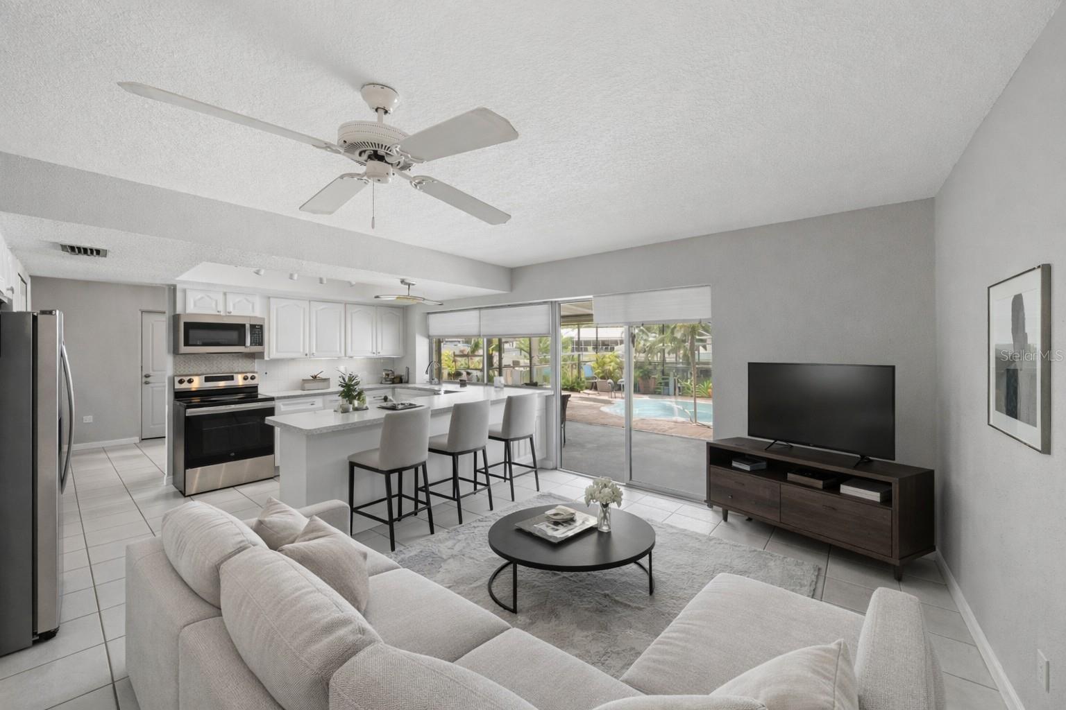 906 SAGO PALM WAY, APOLLO BEACH, FL, 33572