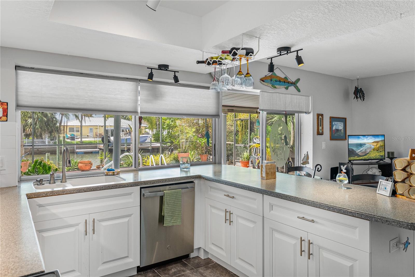 906 SAGO PALM WAY, APOLLO BEACH, FL, 33572