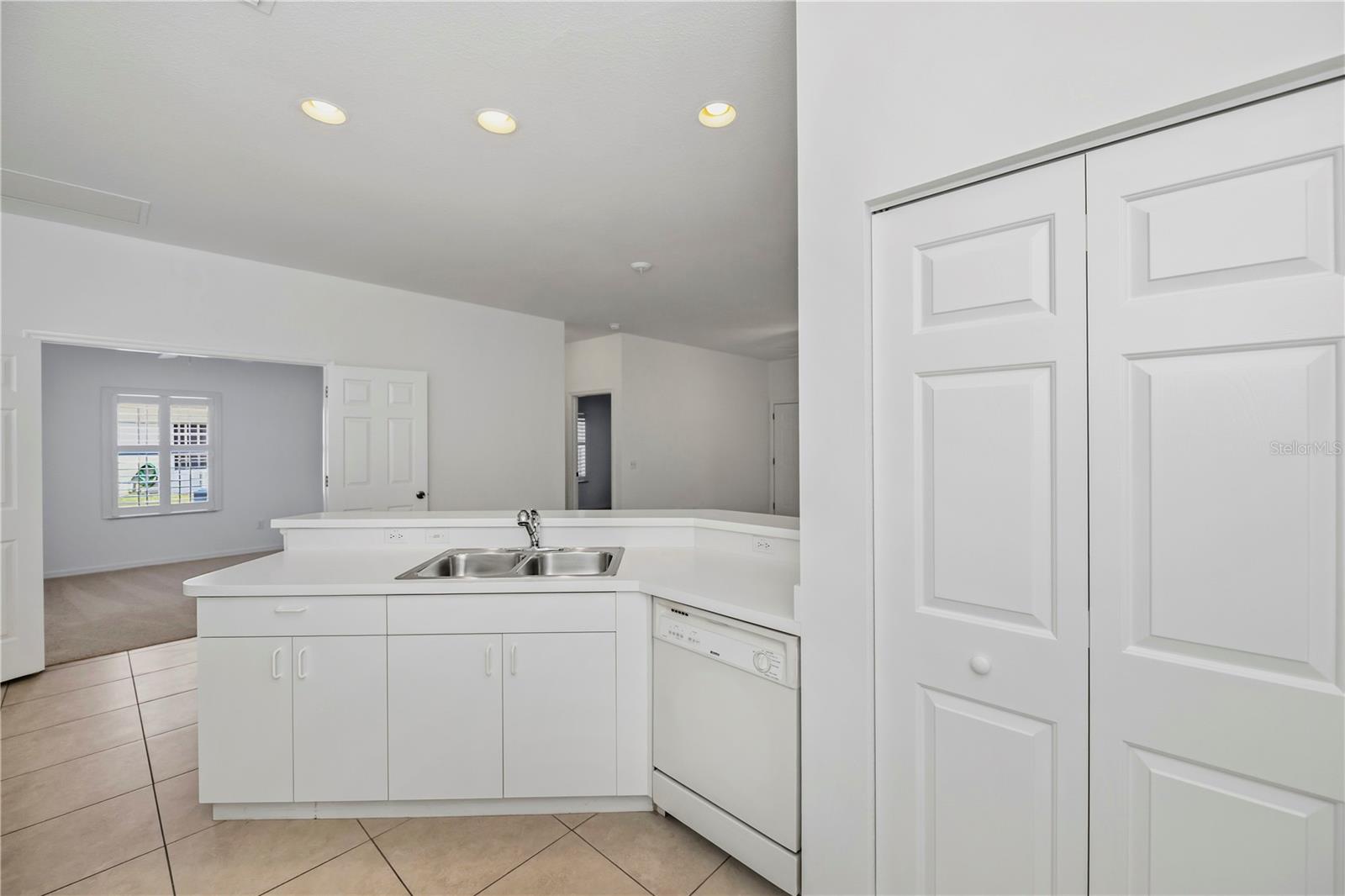 1343 RED OAK LN, PORT CHARLOTTE, FL, 33948