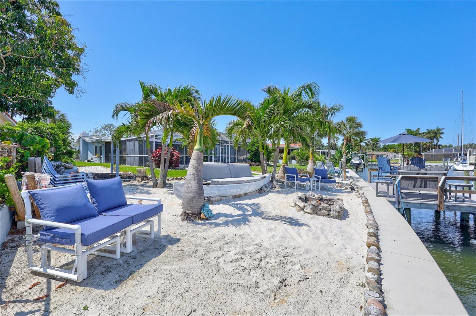 563 LEWIS BLVD SE, ST PETERSBURG, FL, 33705