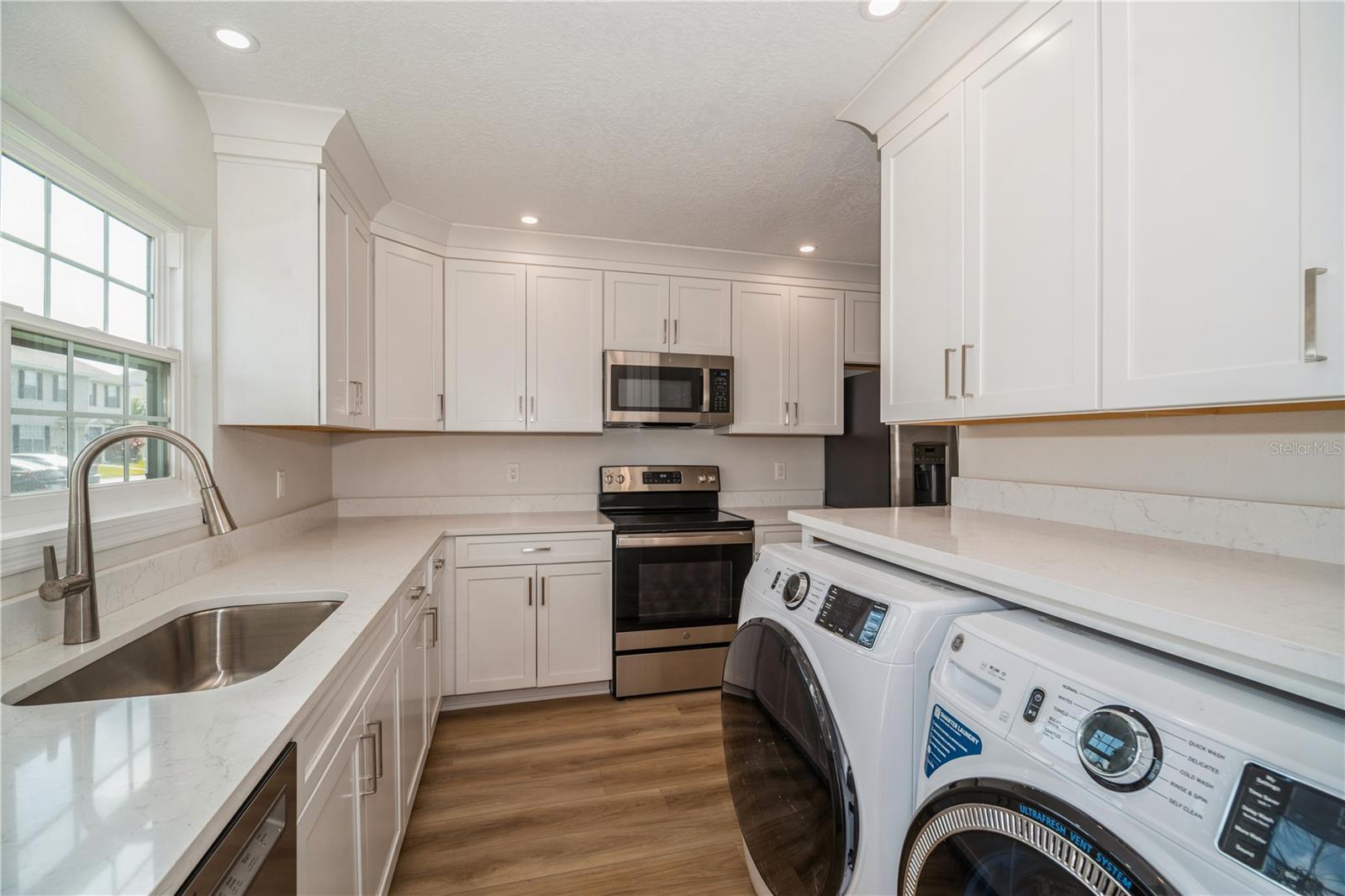 2018 MANOR DR NE, PALM BAY, FL, 32905