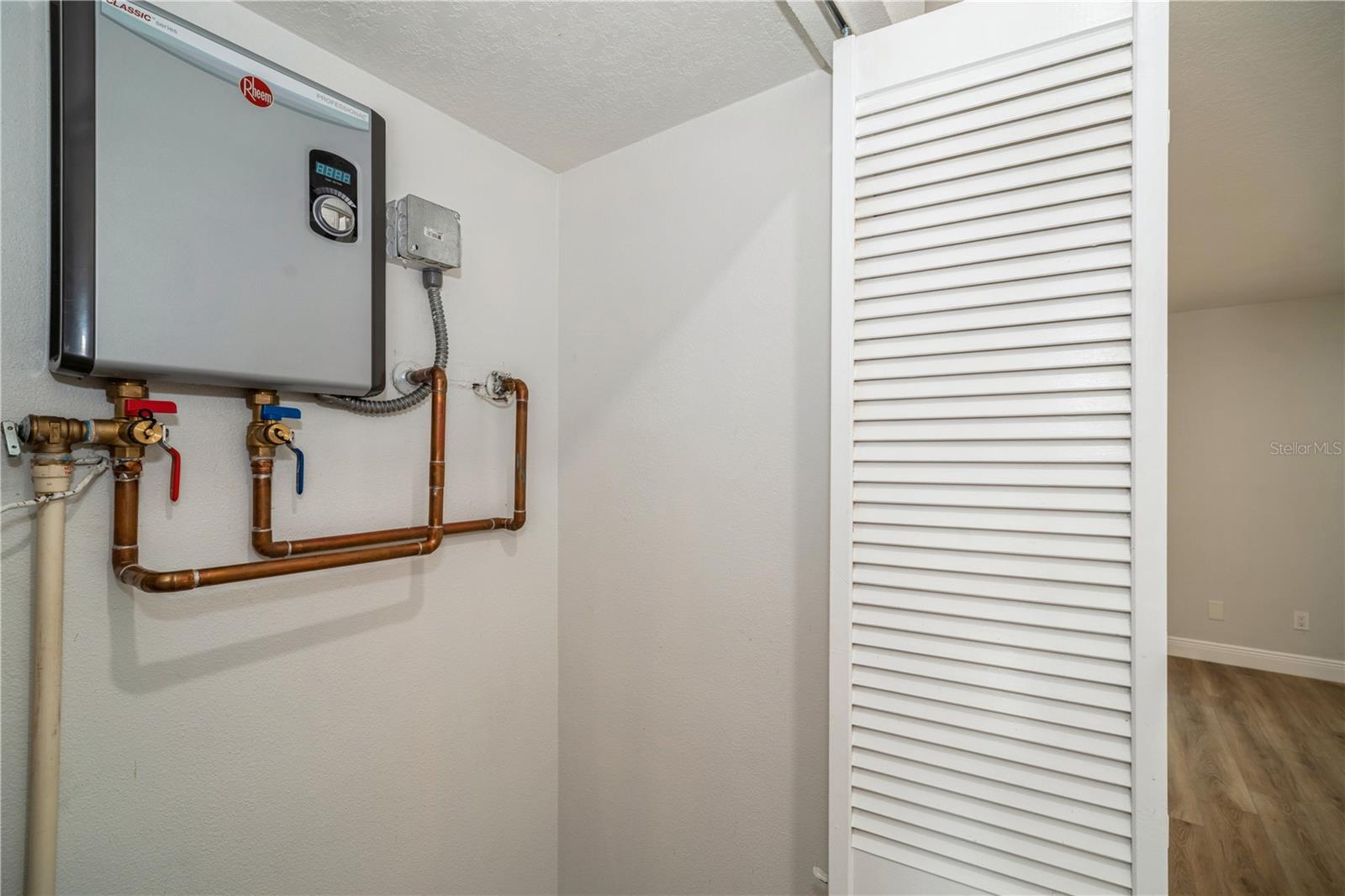 2018 MANOR DR NE, PALM BAY, FL, 32905