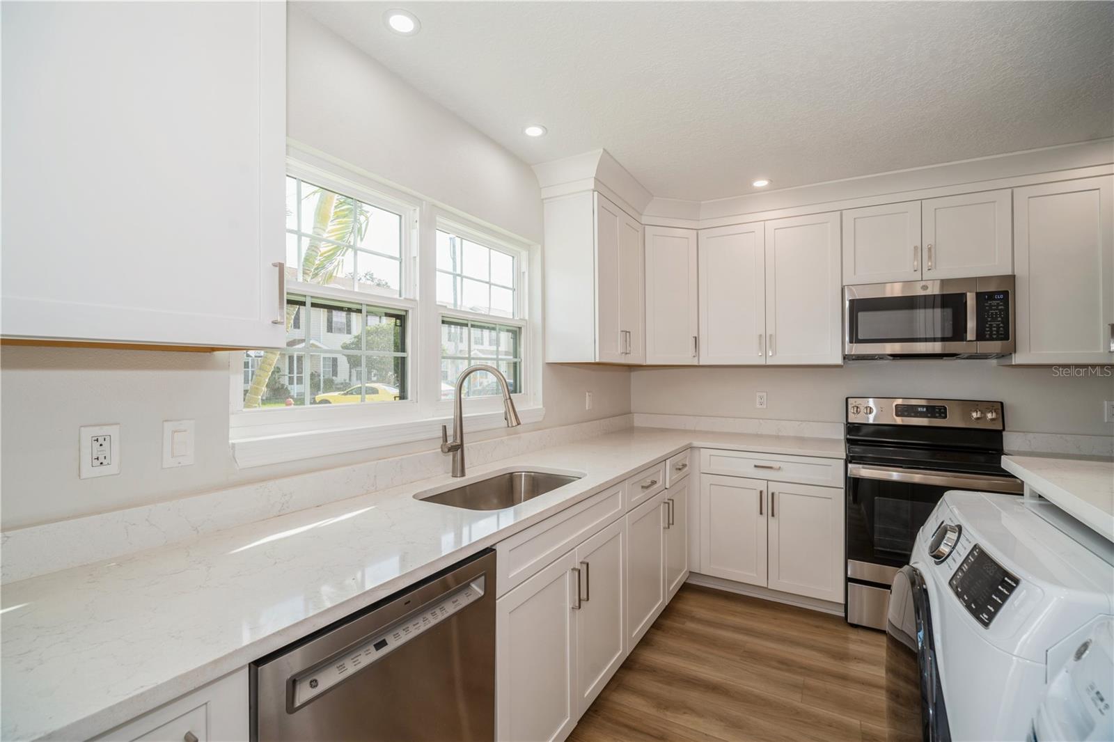 2018 MANOR DR NE, PALM BAY, FL, 32905