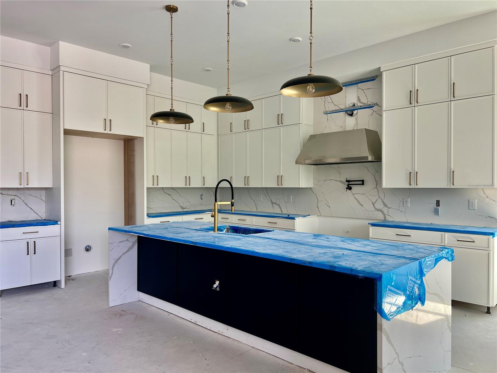 4633 W KENSINGTON AVE, TAMPA, FL, 33629