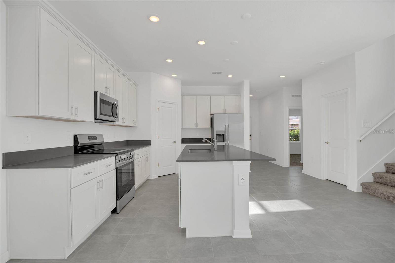 2048 SHAGGY FISHER DR, APOPKA, FL, 32712