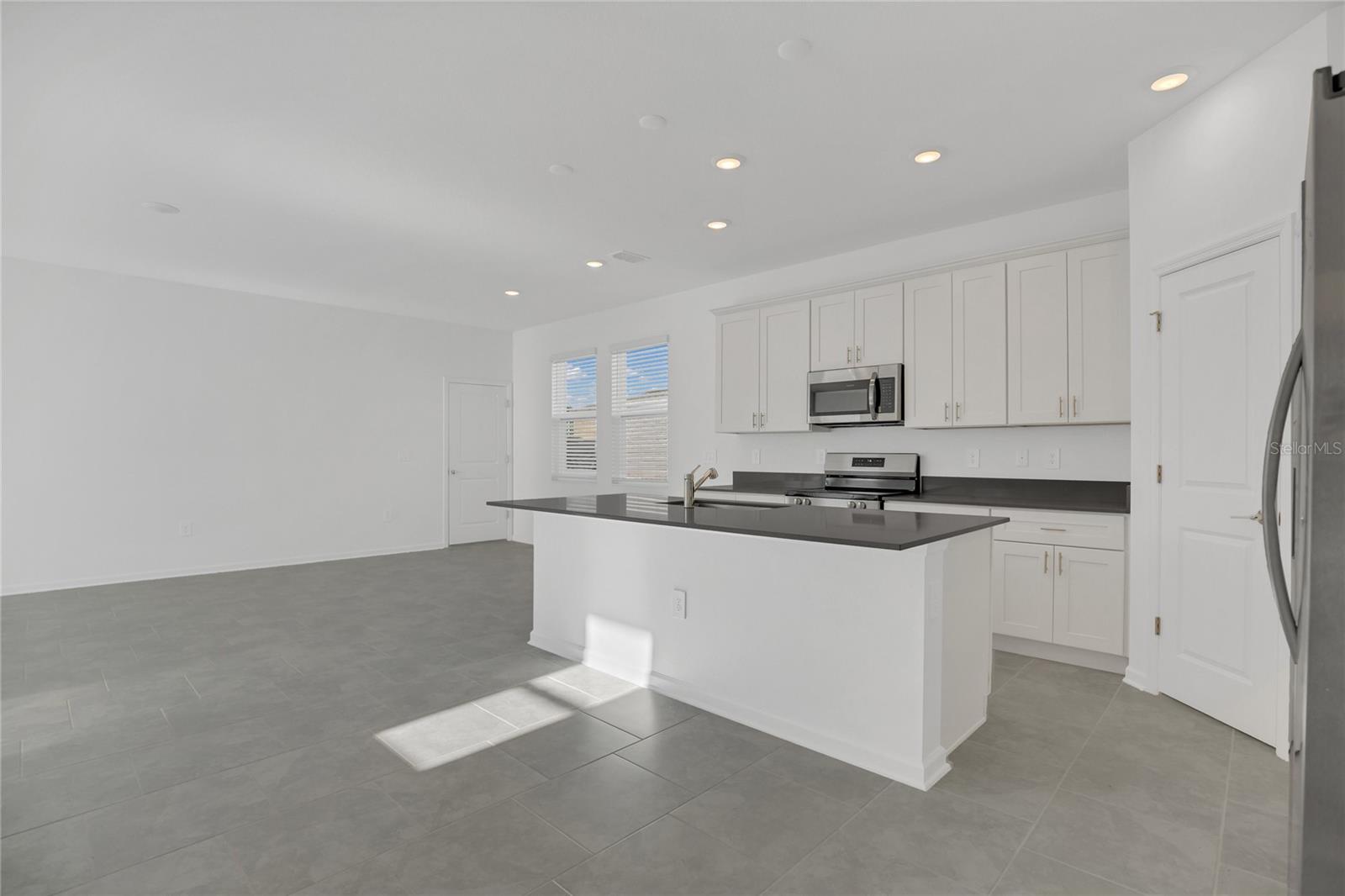 2048 SHAGGY FISHER DR, APOPKA, FL, 32712