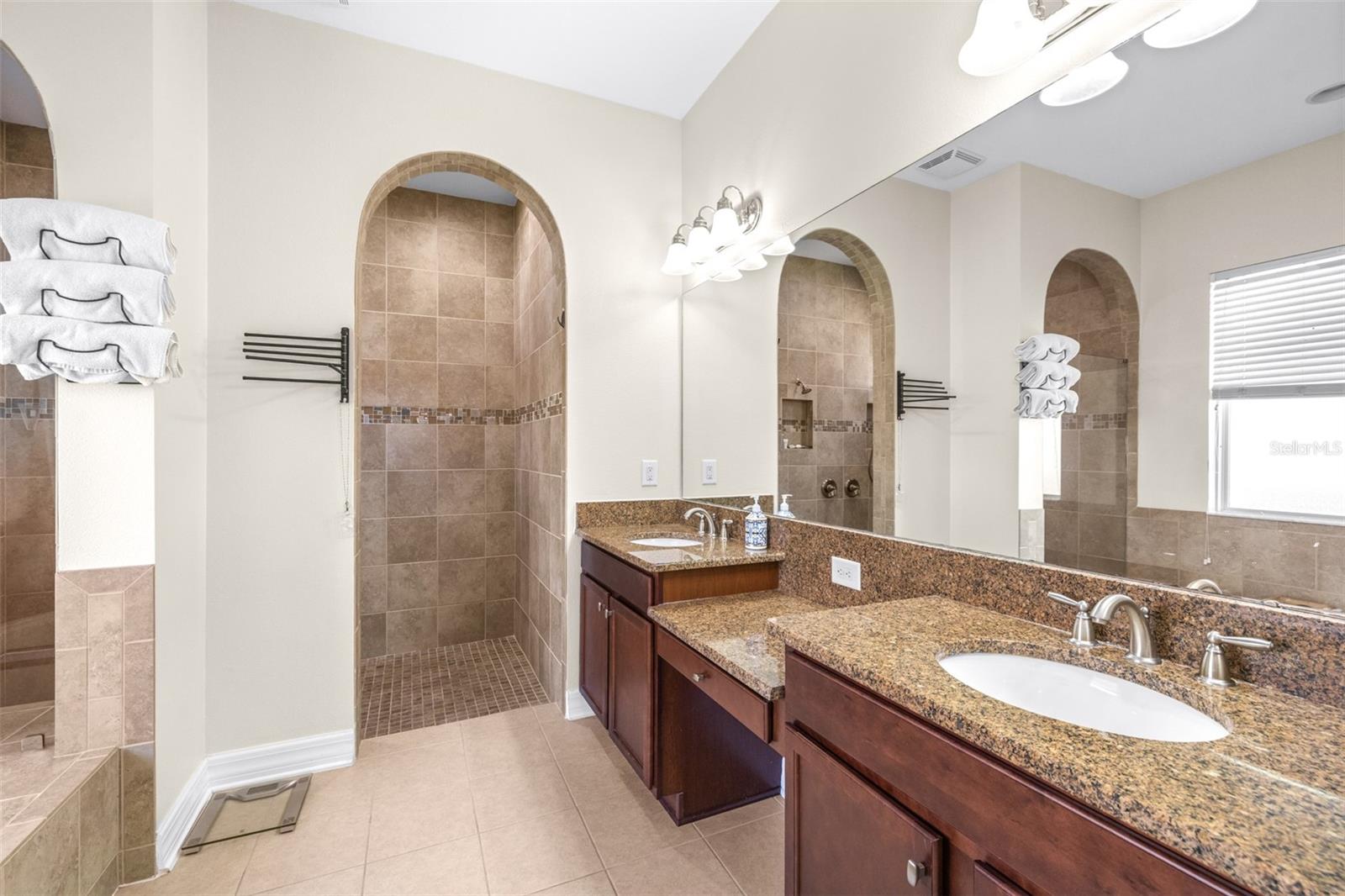 2397 GWYNHURST BLVD, WESLEY CHAPEL, FL, 33543