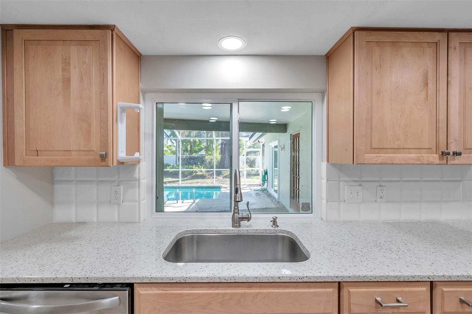 8789 MAPLEWOOD RD, SEMINOLE, FL, 33777