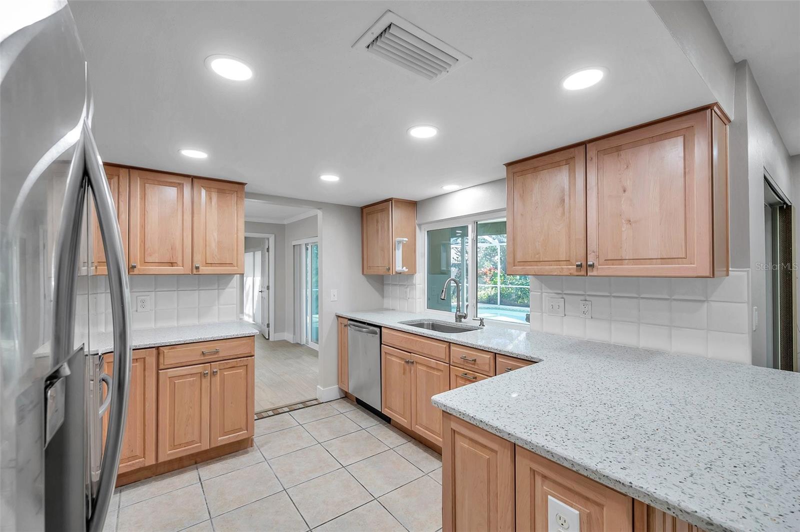 8789 MAPLEWOOD RD, SEMINOLE, FL, 33777