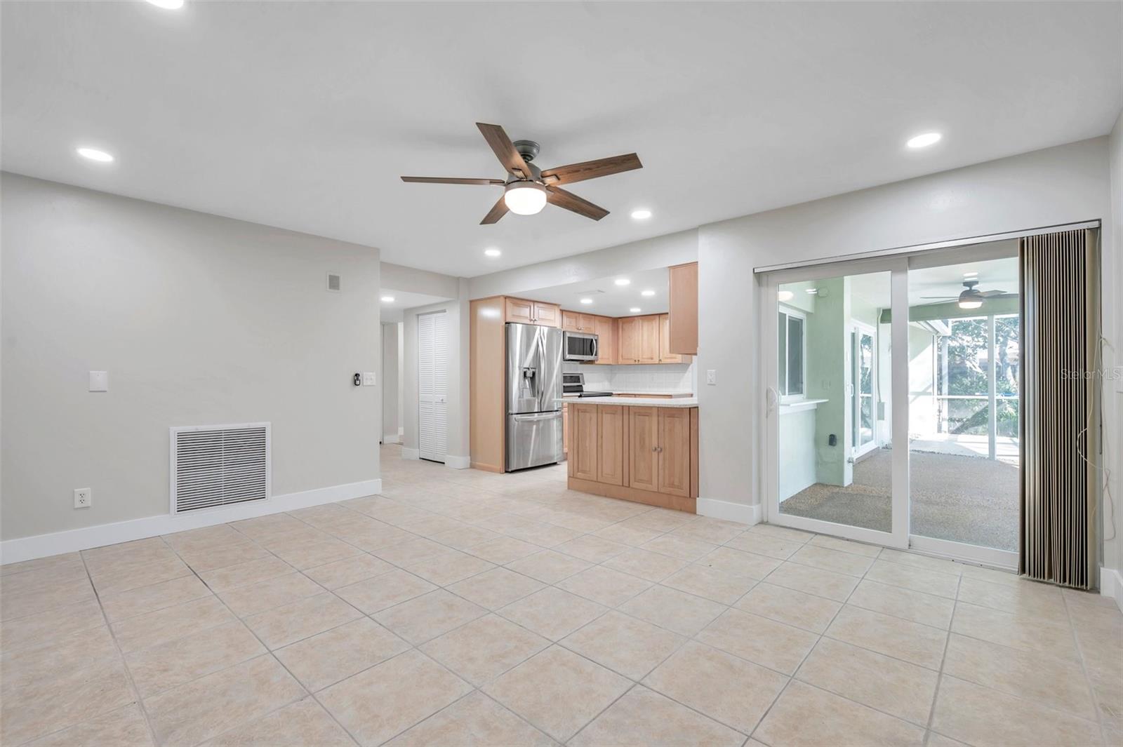 8789 MAPLEWOOD RD, SEMINOLE, FL, 33777