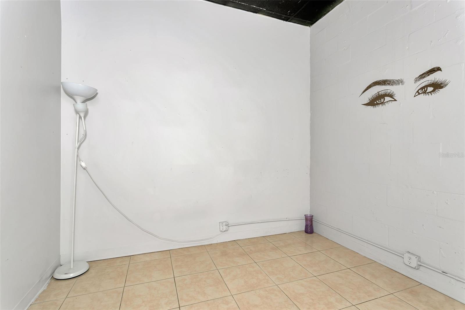 1903 E FL 60 #D, VALRICO, FL, 33594