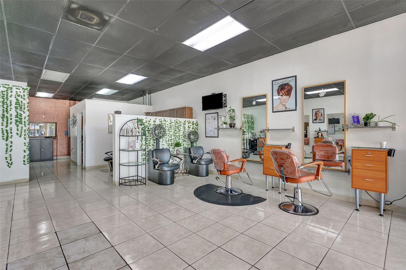 1903 E FL 60 #D, VALRICO, FL, 33594