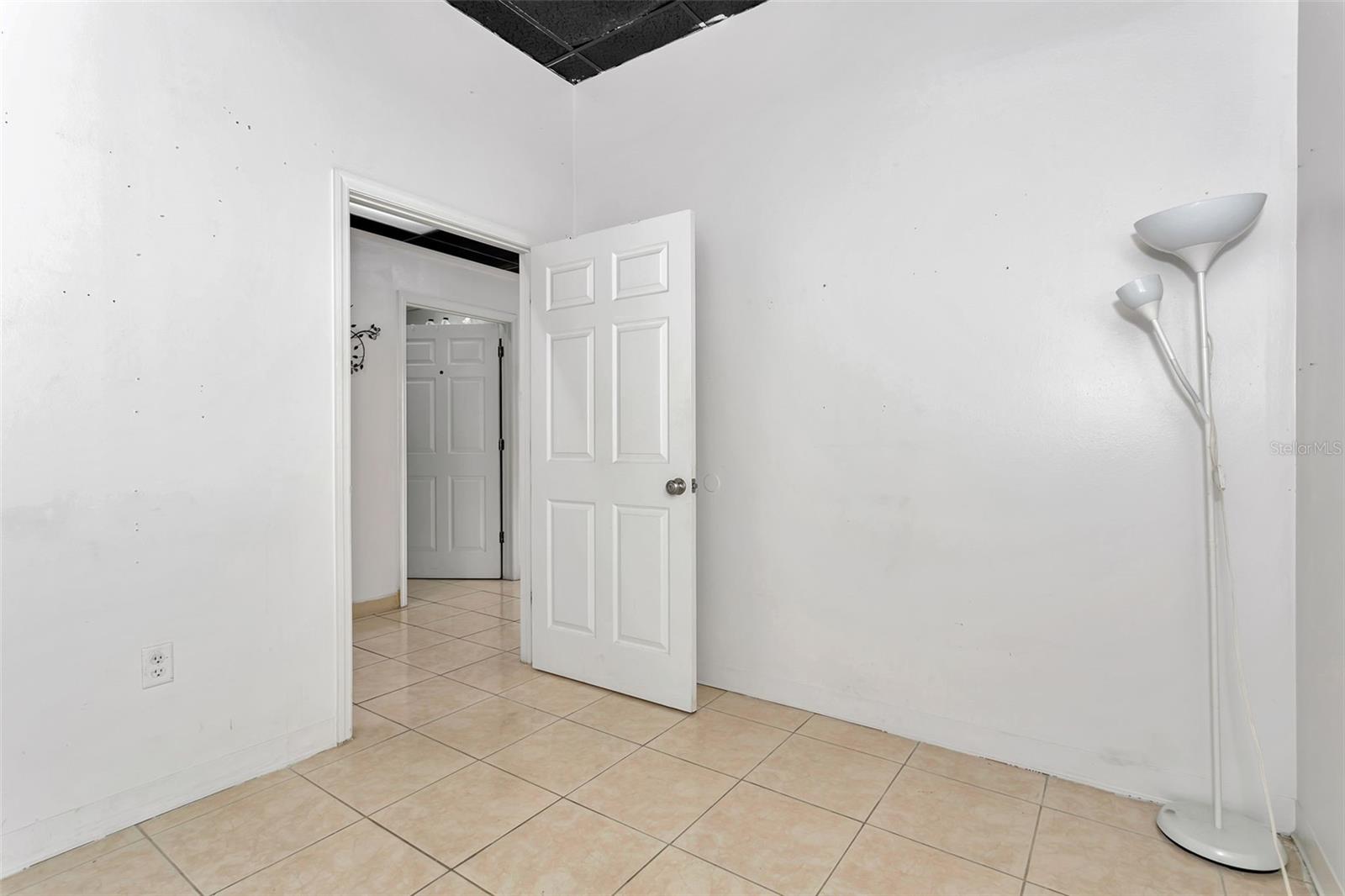 1903 E FL 60 #D, VALRICO, FL, 33594