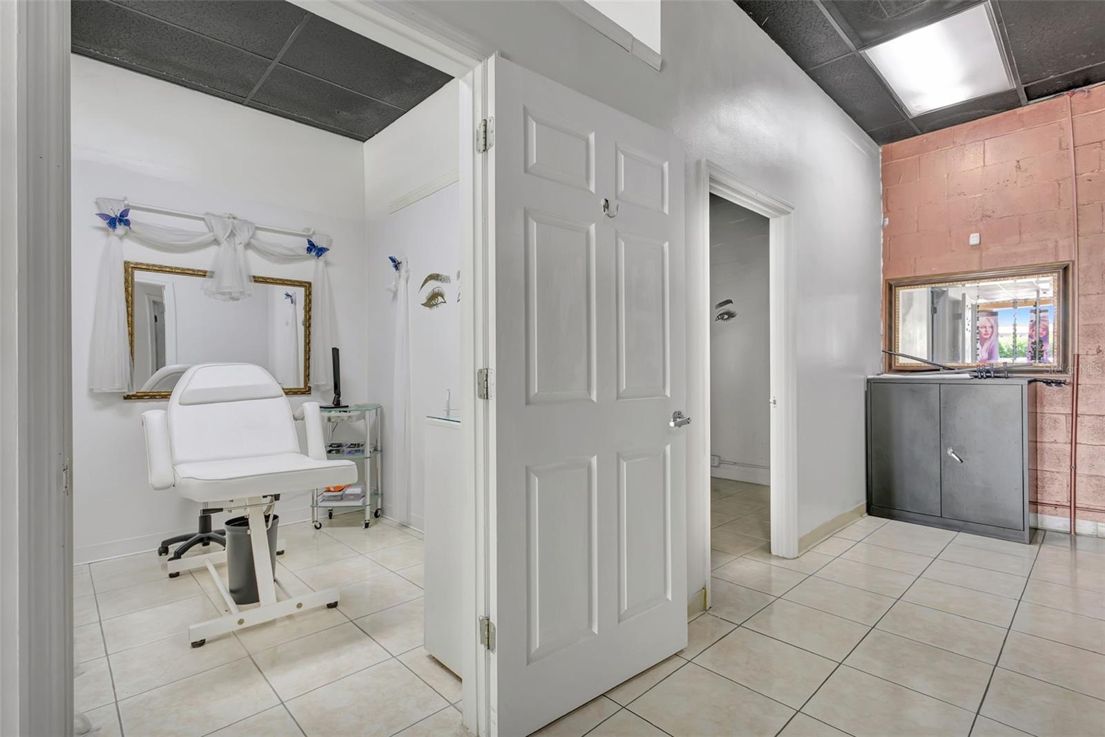 1903 E FL 60 #D, VALRICO, FL, 33594