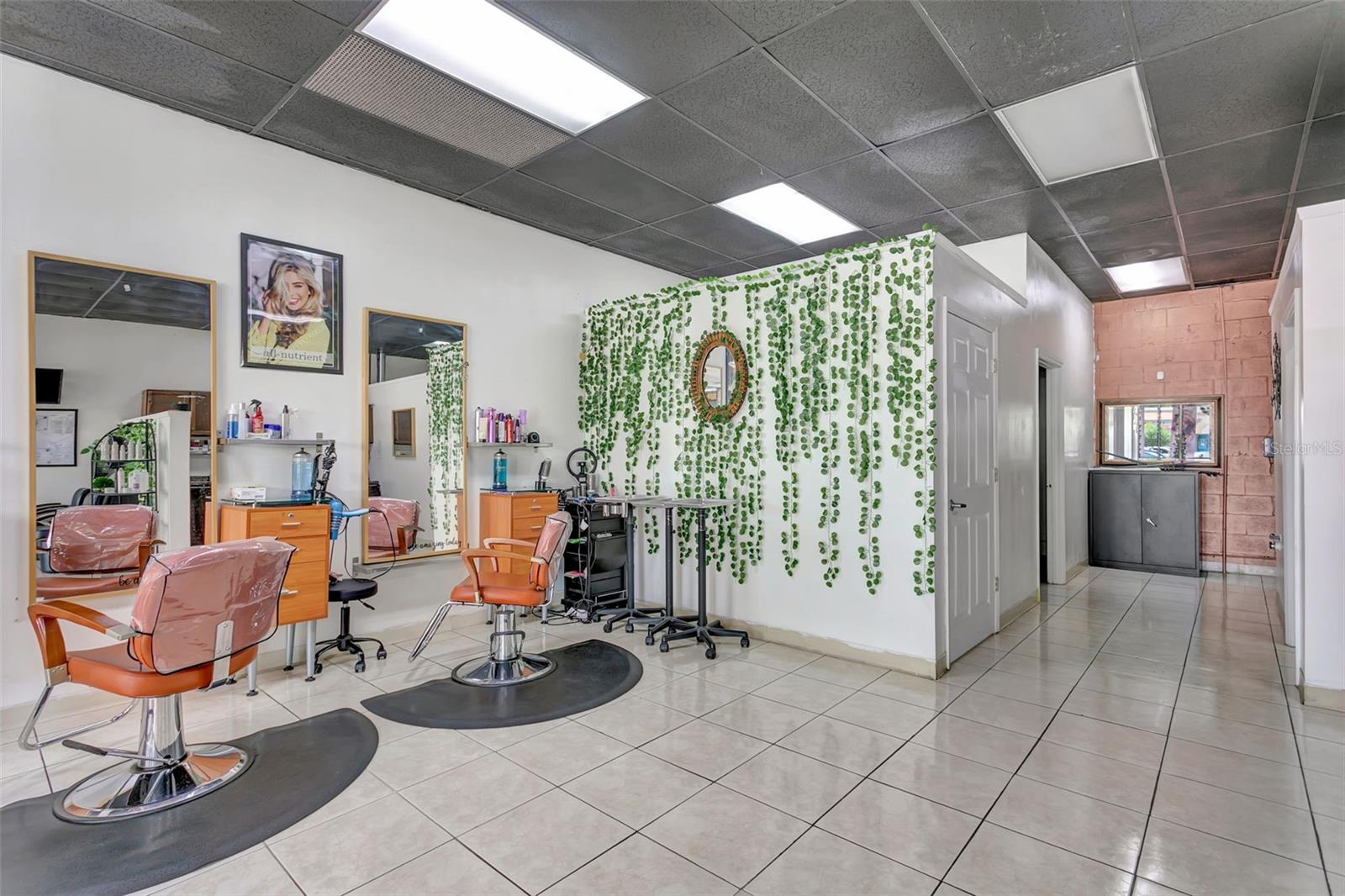 1903 E FL 60 #D, VALRICO, FL, 33594