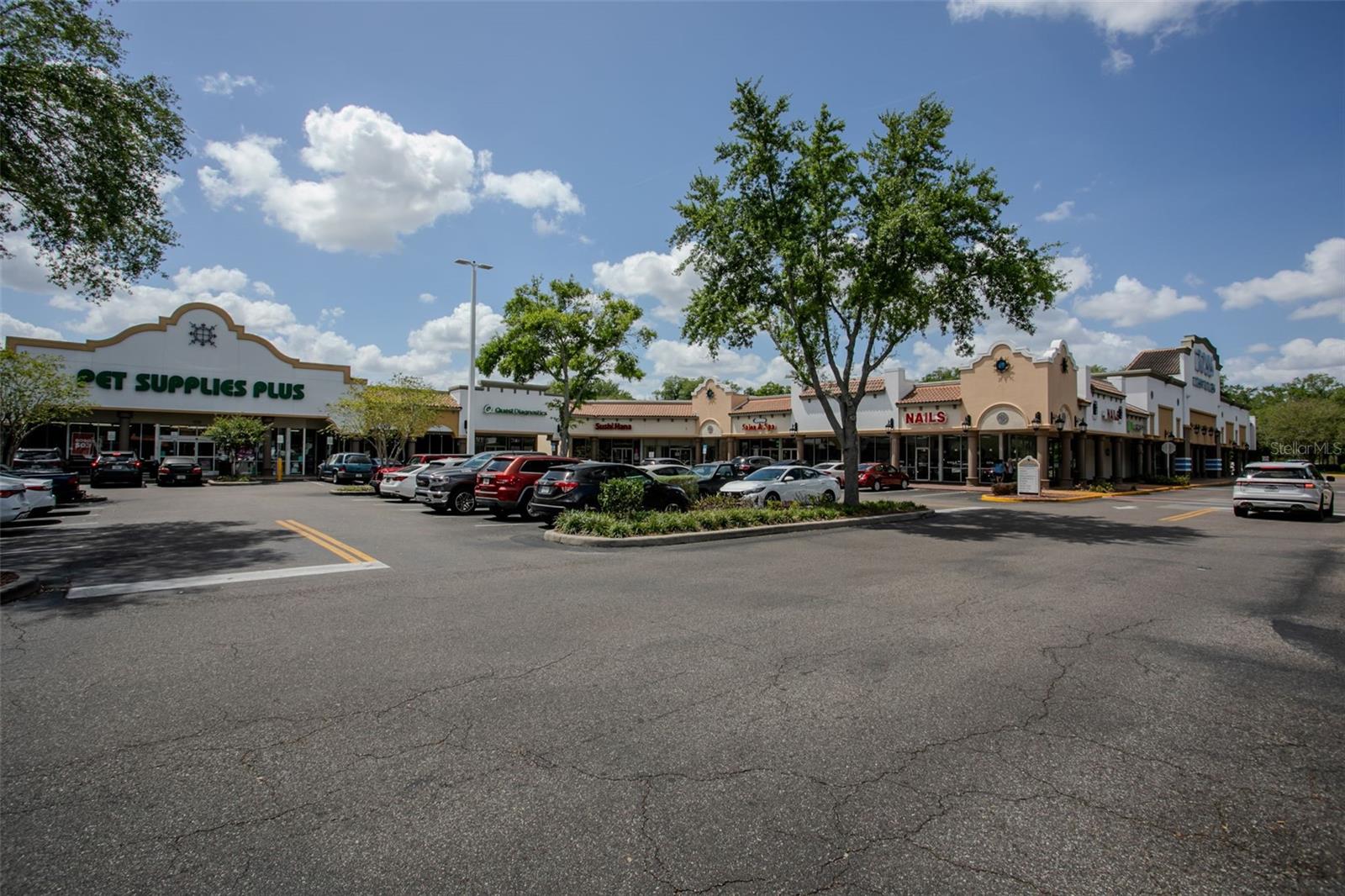 1903 E FL 60 #D, VALRICO, FL, 33594