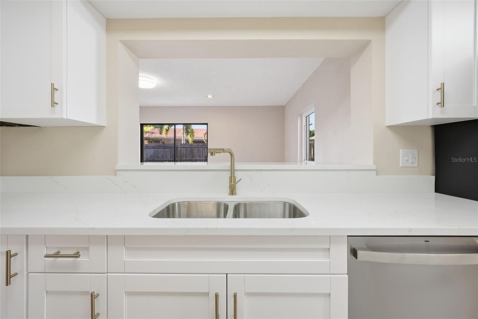 4017 BRAESGATE LN, TAMPA, FL, 33624