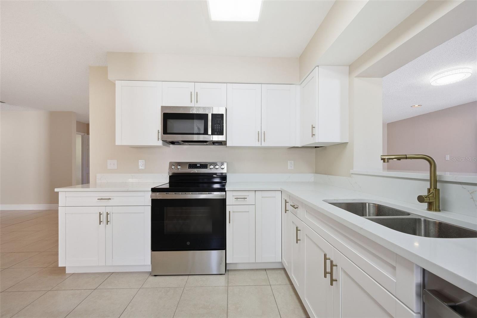 4017 BRAESGATE LN, TAMPA, FL, 33624