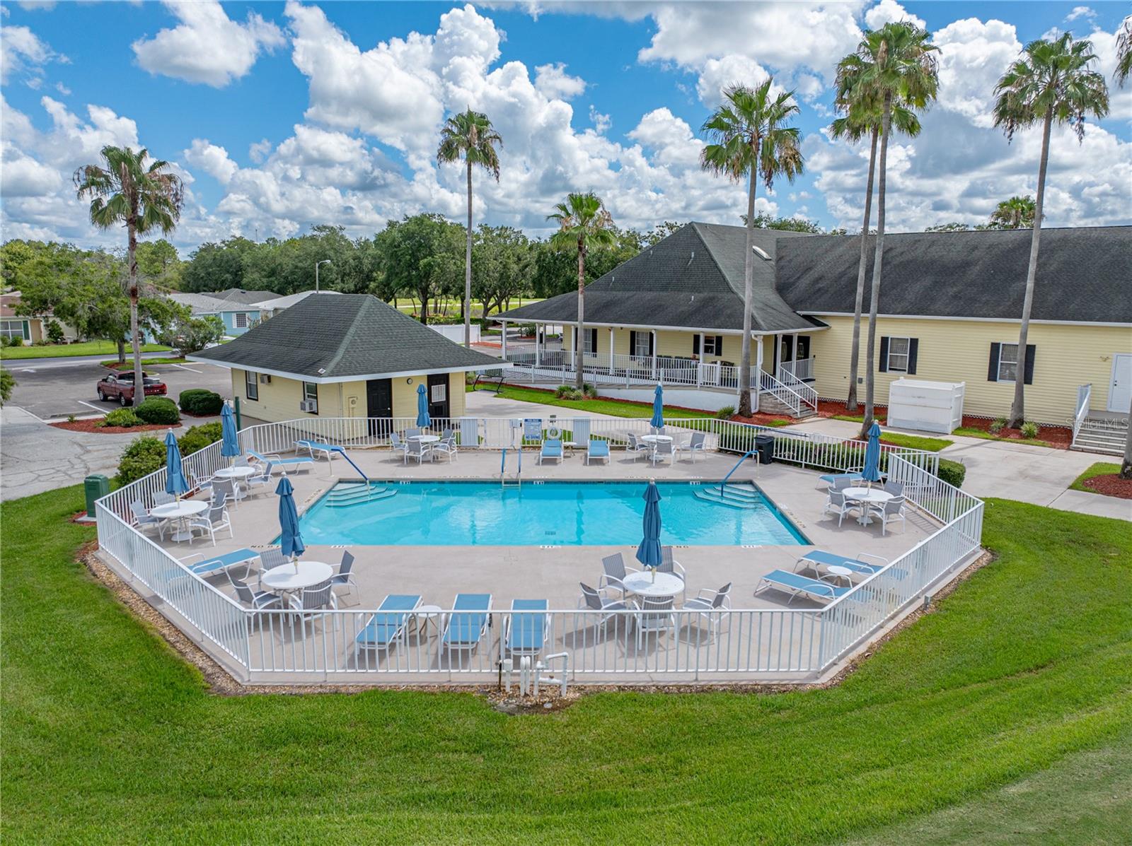 10817 HOCK LN, SAN ANTONIO, FL, 33576