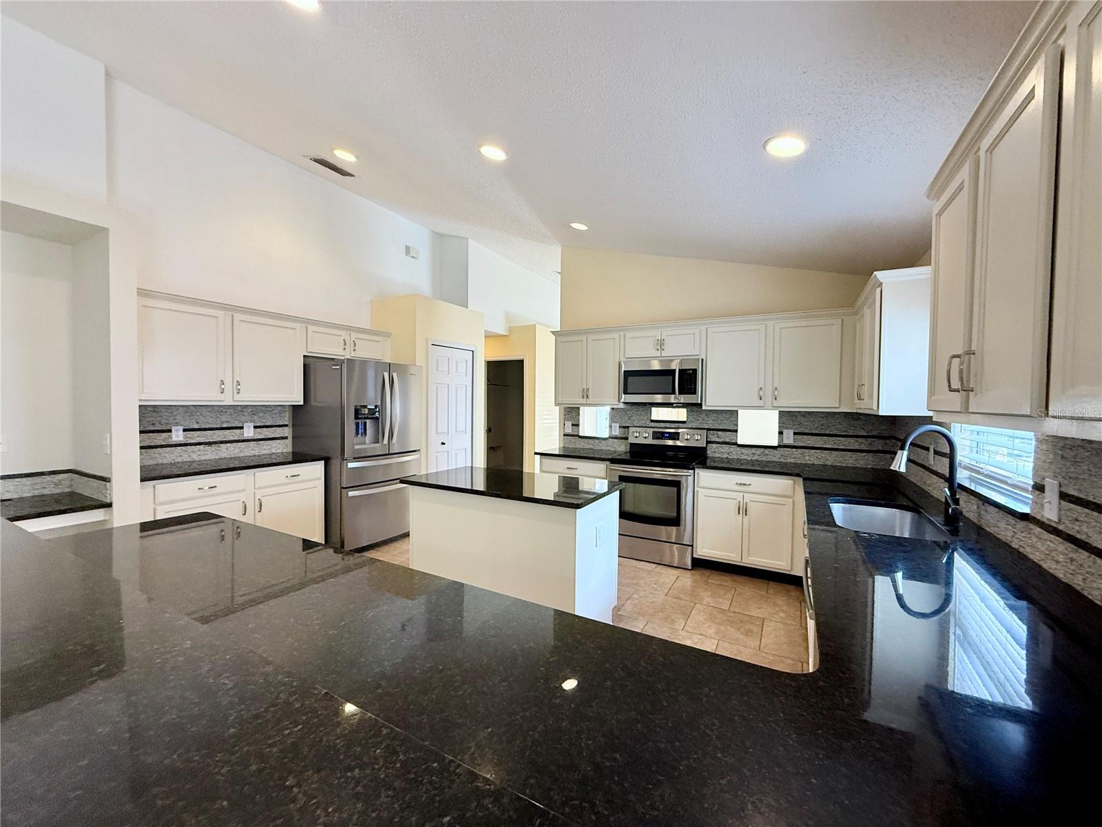 592 BLUE PARK RD, ORANGE CITY, FL, 32763